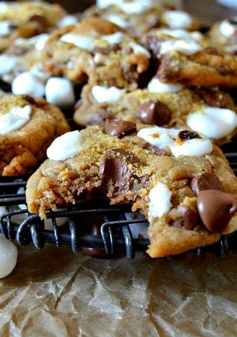 Toasted Smore Chocolate Chip Cookies e1719840301407