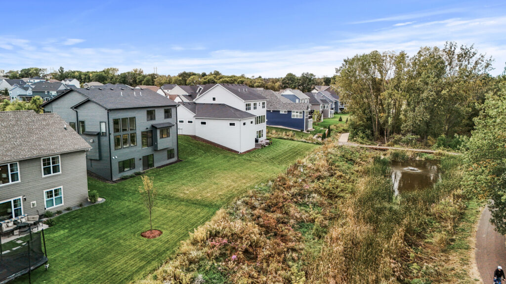 72 9648 8th84 mls