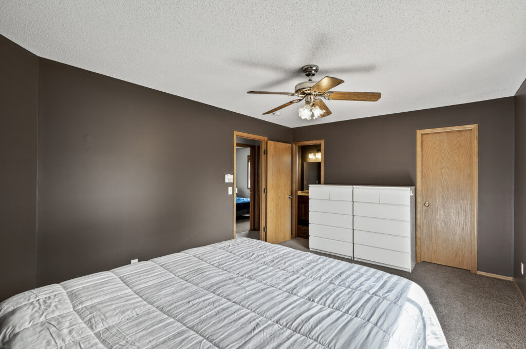 18 15294 Avocet St NW18 mls