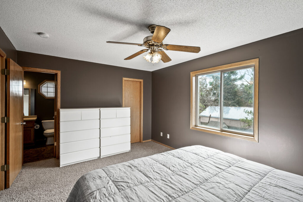 19 15294 Avocet St NW19 mls