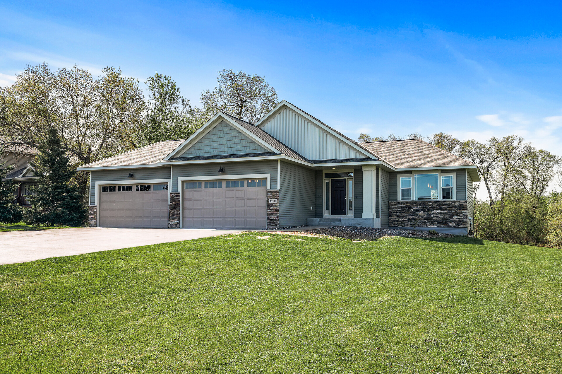 01 12111 282nd1 mls