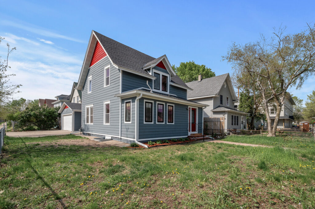 02 425 E 36th St2 mls