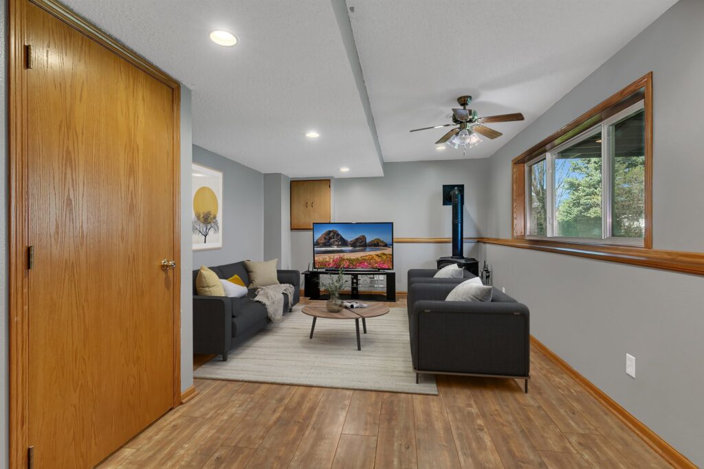 042A4804 family room Final
