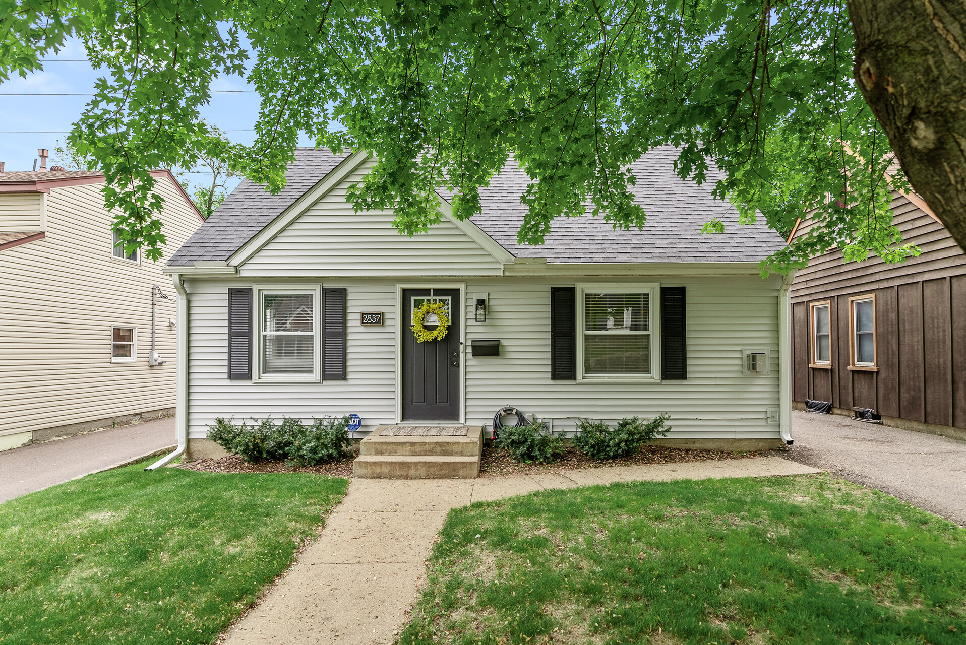 04 2837 Brunswick Ave S4 mls 1