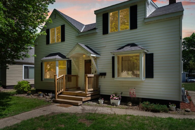 820 N 6th St, Montevideo 1 1 820 N 6th St