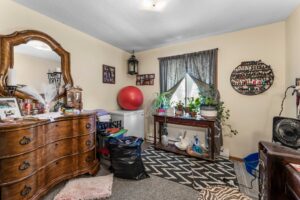 10 - 310 Holmes Ave
