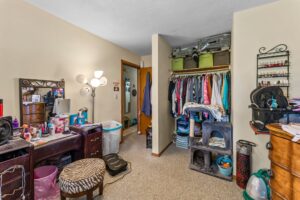 11 - 310 Holmes Ave