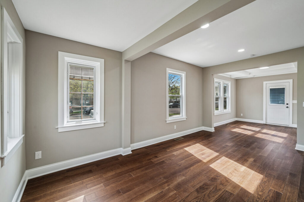 14 425 E 36th St13 mls