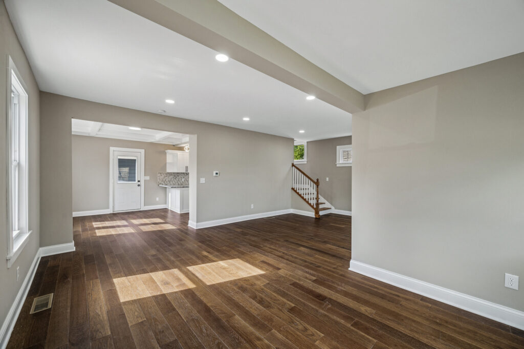 15 425 E 36th St14 mls