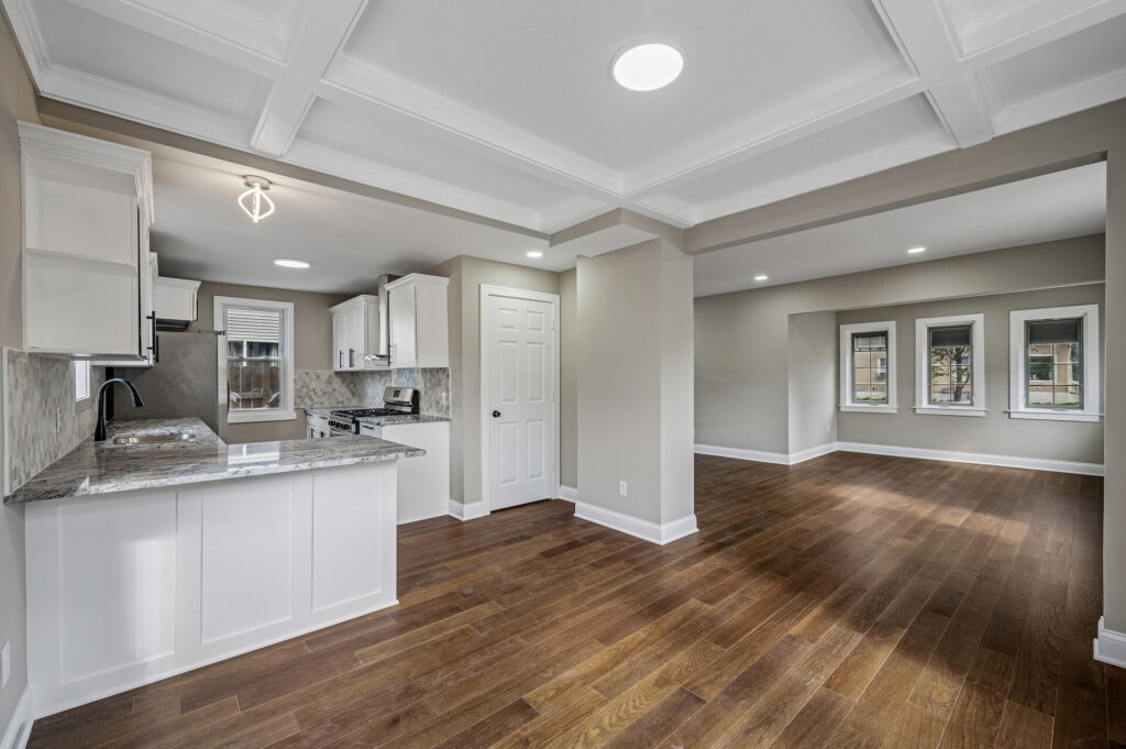 18 425 E 36th St16 mls