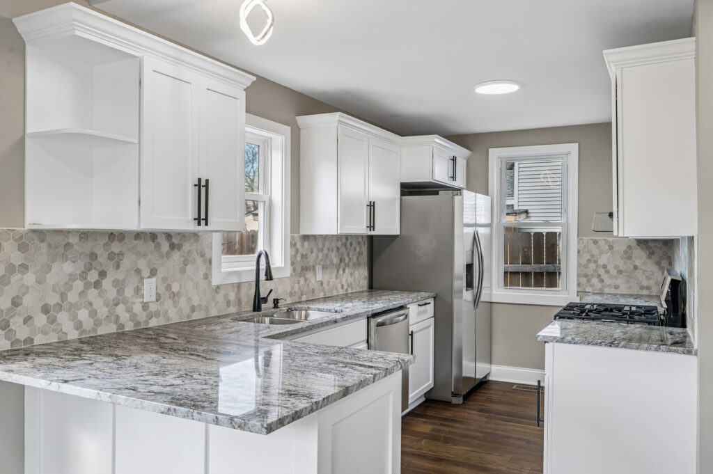 19 425 E 36th St17 mls