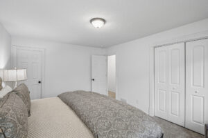 20_135_W_Eagle_Lake_Dr19_mls