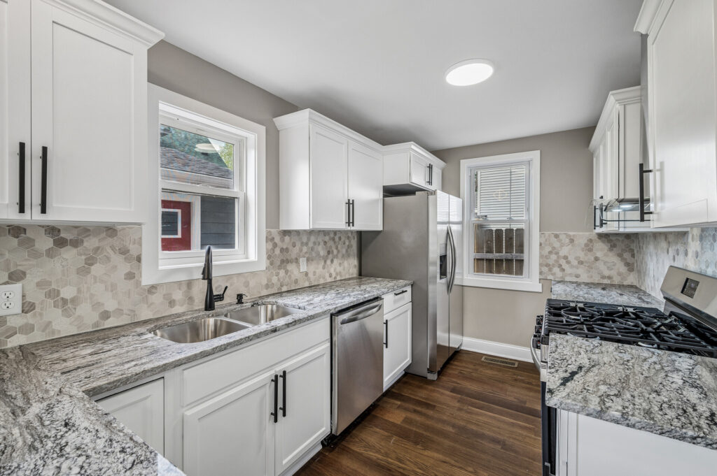 20 425 E 36th St18 mls