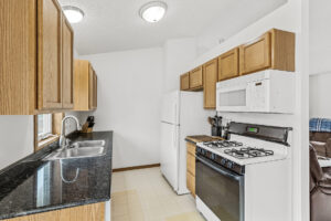 23_1980_Downing_Ave23_mls