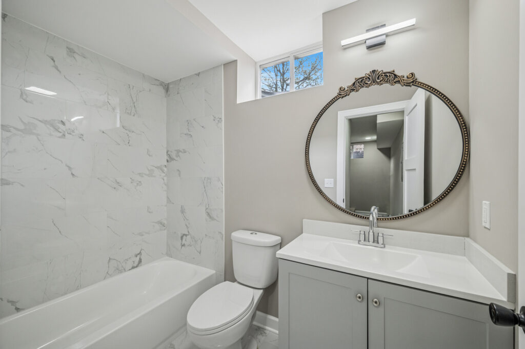 27 425 E 36th St25 mls