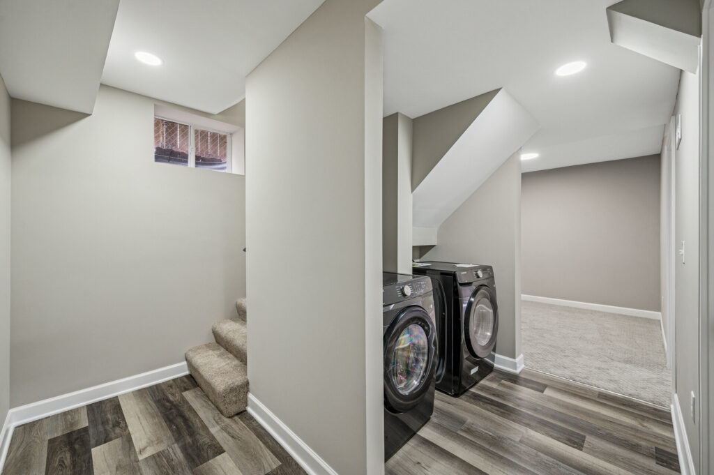 28 425 E 36th St26 mls