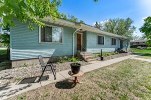 3 - 310 Holmes Ave