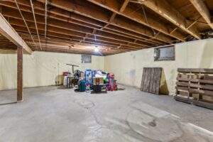 32 - 310 Holmes Ave