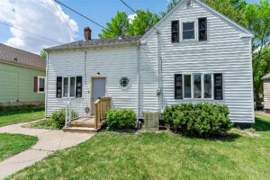 33 - 820 N 6th St