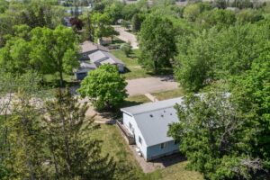 4 - 310 Holmes Ave
