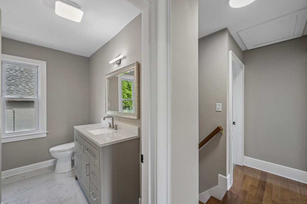 42 425 E 36th St37 mls