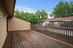 44_135_W_Eagle_Lake_Dr41_mls