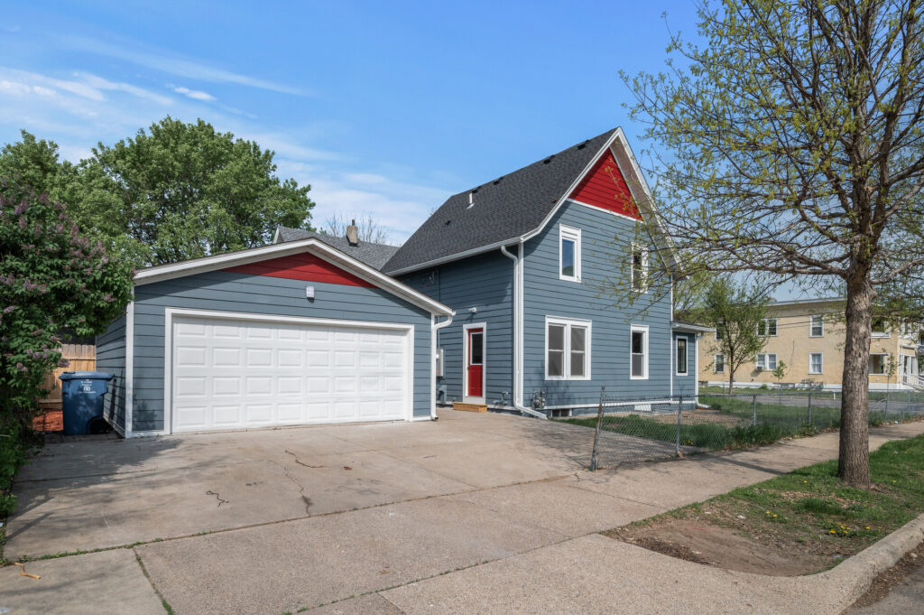 55 425 E 36th St48 mls