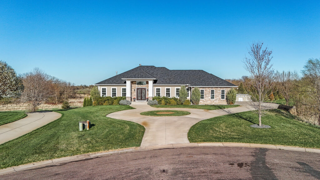 68 10906 Whitetail1 mls