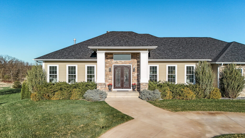 69 10906 Whitetail2 mls