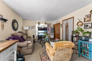 7 - 310 Holmes Ave