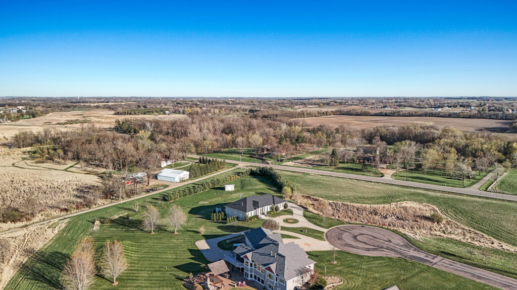 74 10906 Whitetail7 mls
