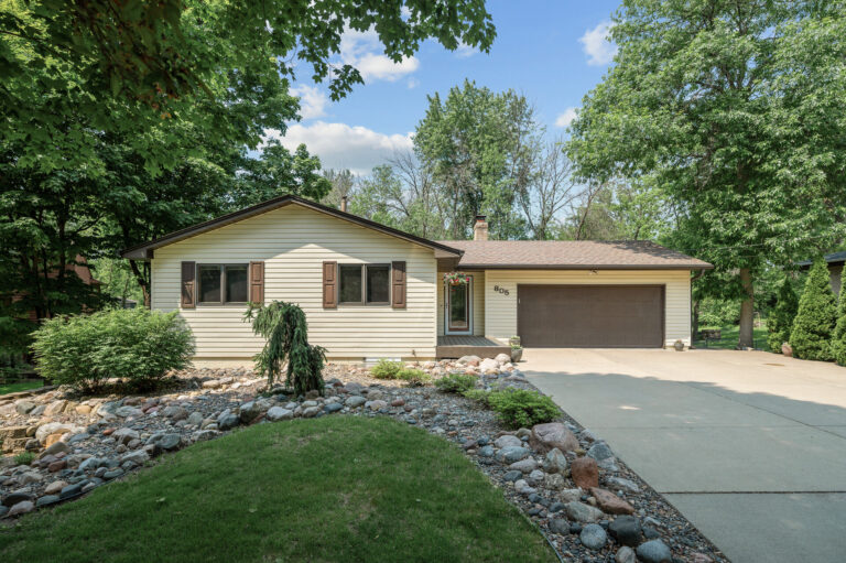 805 Ithaca Ln N, Plymouth 1 01 805 Ithaca Ln N3 mls 1